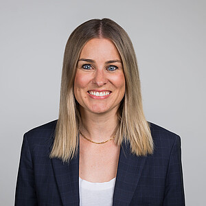 Alexandra Steger, Senior Transaction Manager Real Estate Direct